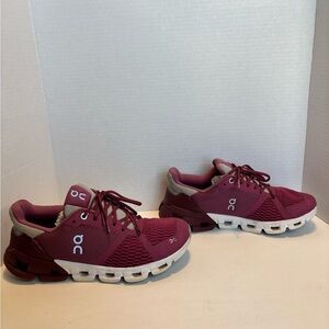On Running Cloudflyer Women’s Size W7.5 Magenta/Mulberry